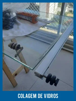 Colagem de vidros de sacada